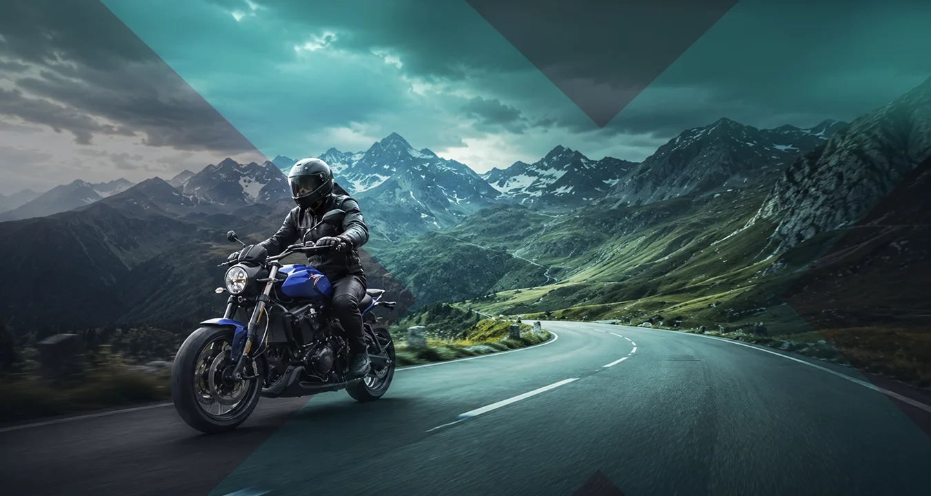 EILX Motorradanhänger auf Alpenstraße